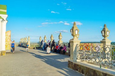 Parishoiners Pochaev Lavra içinde