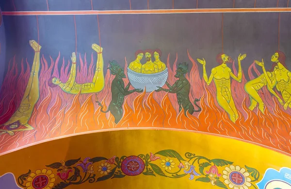 Frescos retratam punição dos pecadores no inferno, interior do Santo — Fotografia de Stock