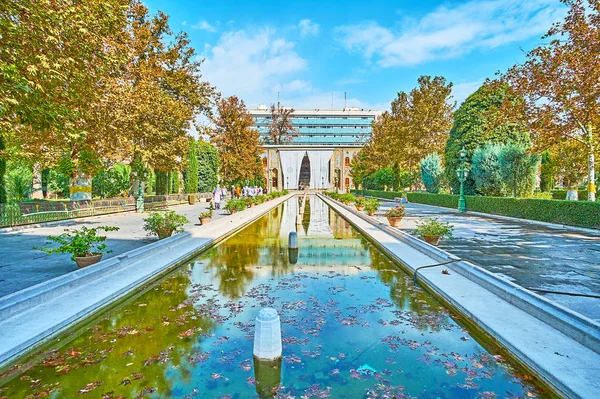 Visitando o complexo do Palácio do Golestan, Teerão — Fotografia de Stock