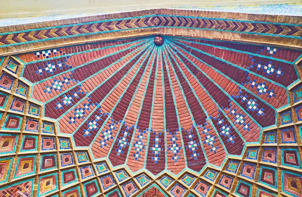 Tahran kapalı çarşı Merkezi portal ayrıntılarını