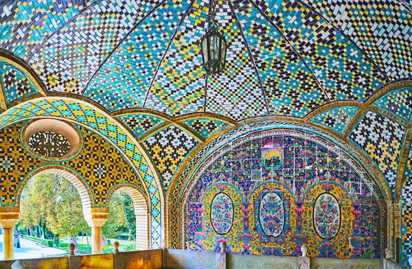 Godetevi il design di Khalvat-e-Karim Khani nel Golestan, Teheran — Foto Stock