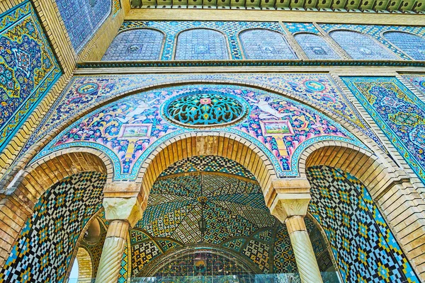 德黑兰戈勒斯坦的瓷砖图案 — 图库照片
