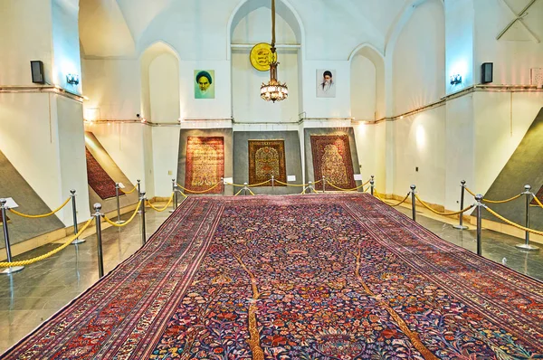 De tentoonstelling tapijt in Golestan, Teheran — Stockfoto