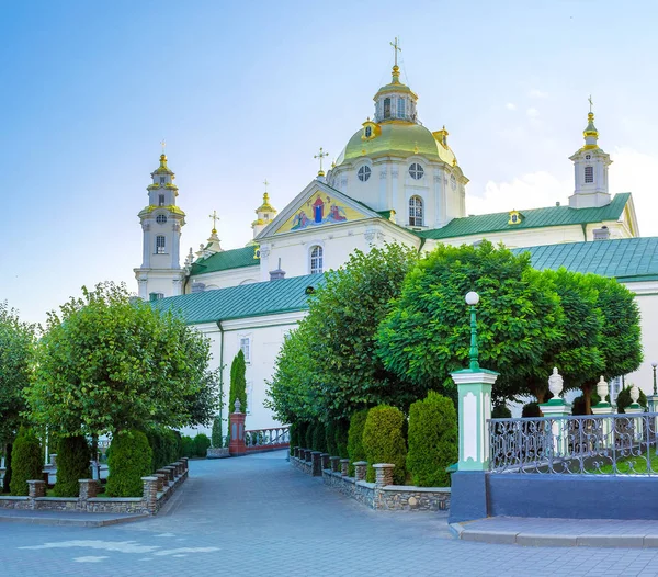 El principal punto de referencia de Pochaev Lavra — Foto de Stock