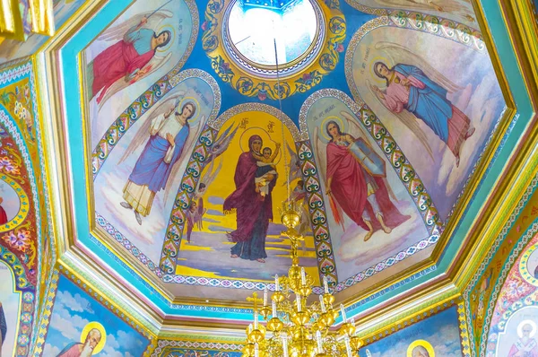 Cupola berwarna dari Gereja Roh Kudus — Stok Foto