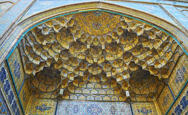 The portal of Shah's Mosque in Tehran — Stock Photo, Image