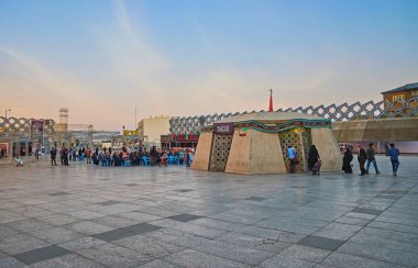 Tahran Imam Hossein meydanında nesneleri