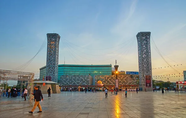 La moderna plaza del Imán Hossein en Teherán — Foto de Stock