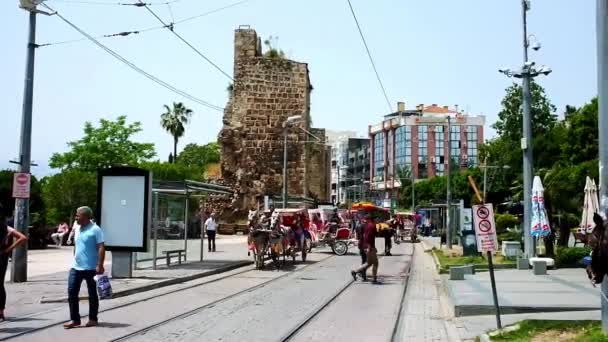 Aktivita na Cumhuriyet avenue v Antalya — Stock video