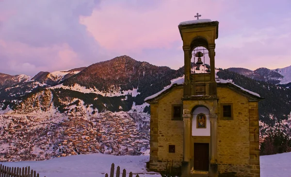 A capela em Pindus Mountains, Grécia — Fotografia de Stock