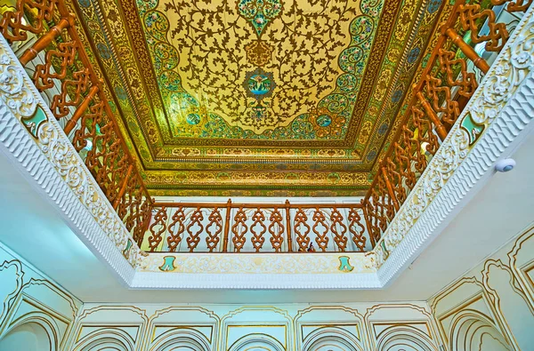 Schilderachtige interieurs van Qavam House in Shiraz, Iran — Stockfoto