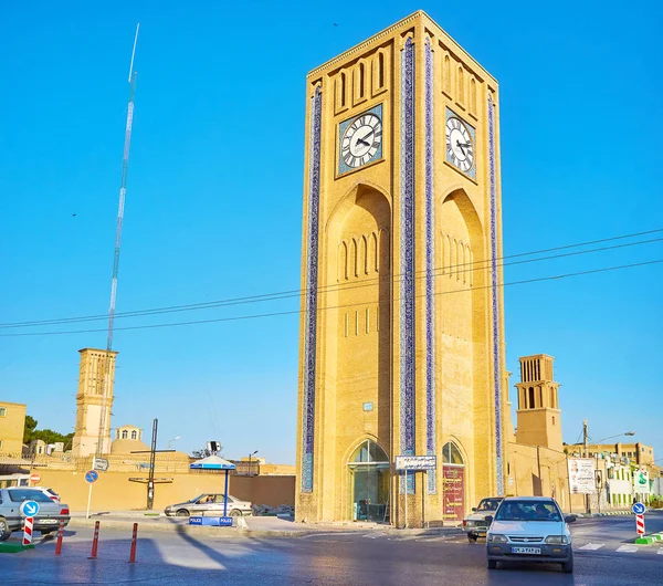 La moderna torre del reloj en Yazd — Foto de Stock