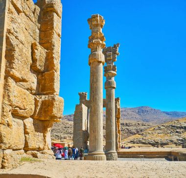 Persepolis kapısı, Iran sütunlar