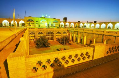 İran madrassah avlusu