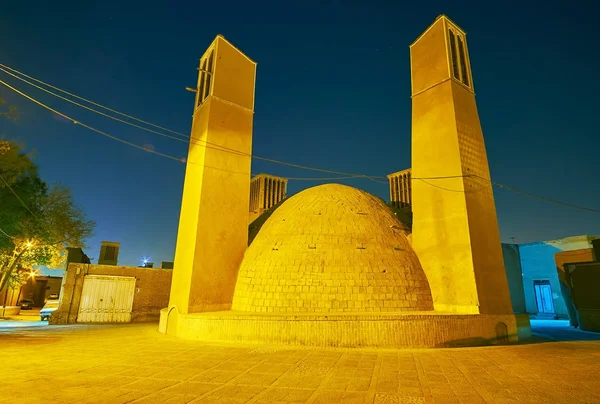 Bella Ab Anbar nel vecchio Yazd — Foto Stock