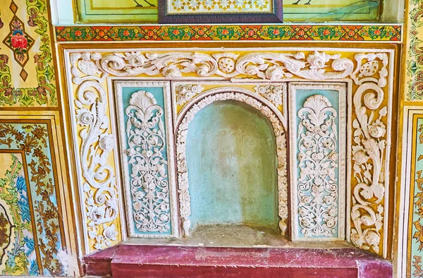 Qavam evde, Şiraz, Iran oyma dekorlar