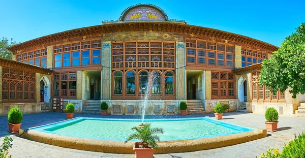 Panorama of Zinat Ol-Molk mansion, Shiraz, Iran — Stock Photo, Image