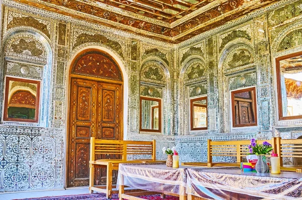 Traditional mirror interiors in Shiraz, Iran — Stock Photo, Image