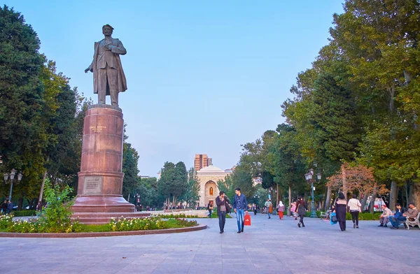 Samed Virgun Bakıda Anıtı