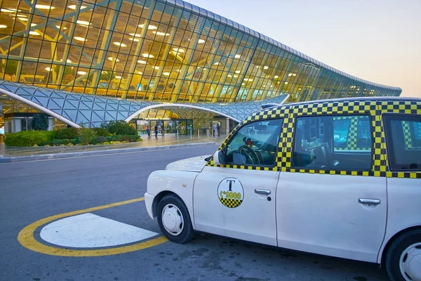 Haydar Aliyev Uluslararası Havaalanı taksi araba