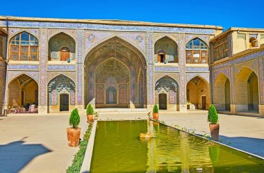 Nasir Ol-Molk Camii, Şiraz, Iran cortyard
