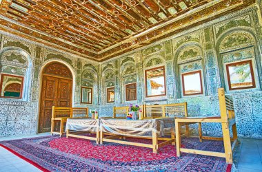 Şiraz, Iran geleneksel Fars konağının yaz terası