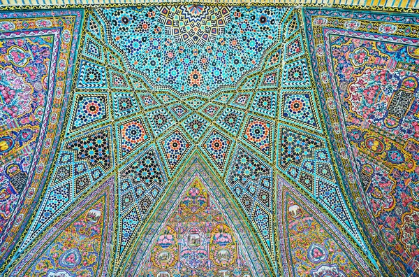 Semi-dome in Nasir Ol-Molk mosque, Shiraz, Iran — Stock Photo, Image