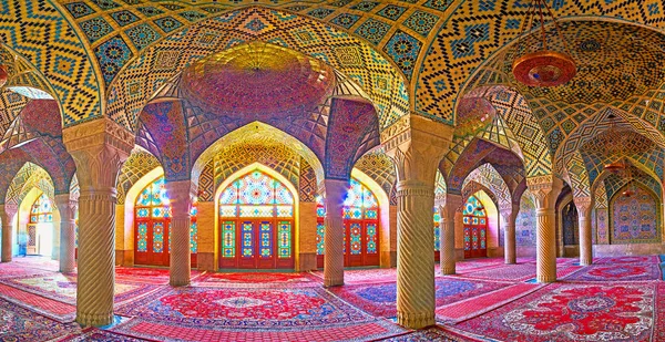 Panorama, dua hall, pembe cami, Şiraz, Iran