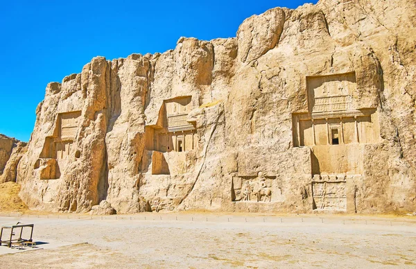 Prastaré hrobky v Naqsh-e Rustam, Írán — Stock fotografie