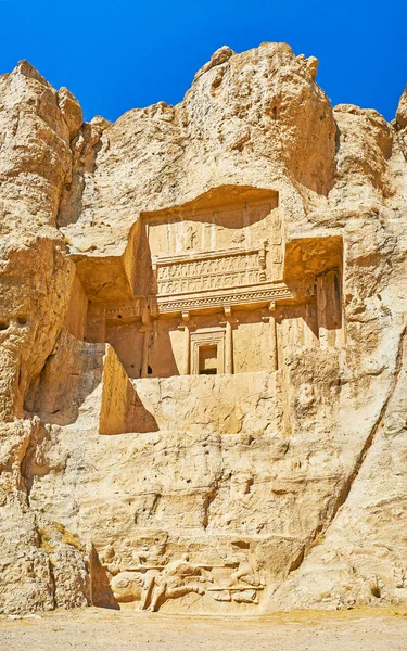 Гробница в скале, археологический памятник Накш-э-Рустам, Иран — стоковое фото