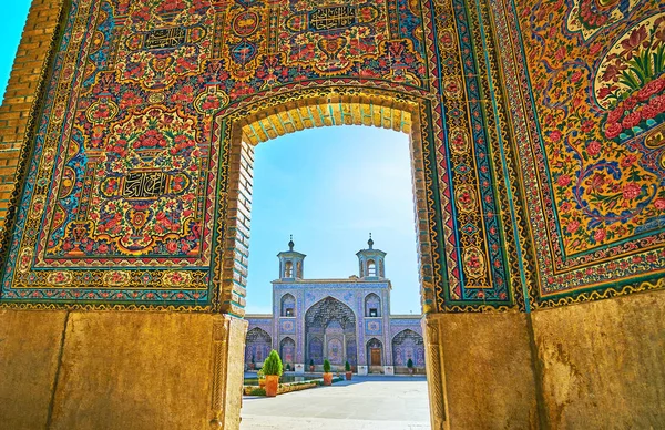 Ontdek roze moskee in Shiraz, Iran — Stockfoto