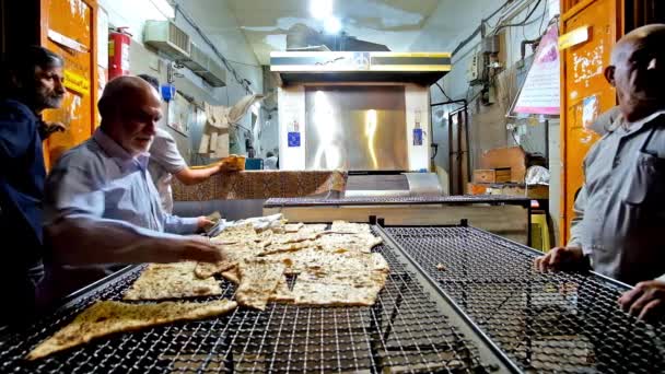 Shiraz Iran Oktober 2017 Die Alte Bäckerei Arbeitet Abends Kunden — Stockvideo