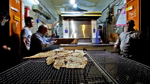 Σιράζ Ιράν Οκτωβρίου 2017 Μικρό Αρτοποιείο Φρέσκο Νόστιμο Flatbread Ανοίγει — Αρχείο Βίντεο
