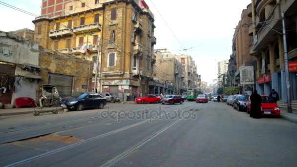 Alexandria Egitto Dicembre 2017 Traffico Caotico Tra Baraccopoli Gli Edifici — Video Stock
