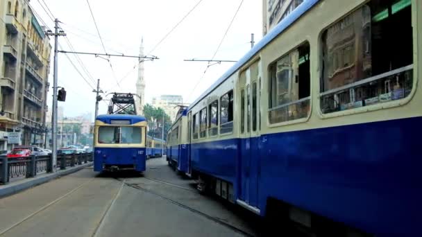Alexandria Egypte December 2017 Vintage Blauwe Trams Rijden Langs Het — Stockvideo