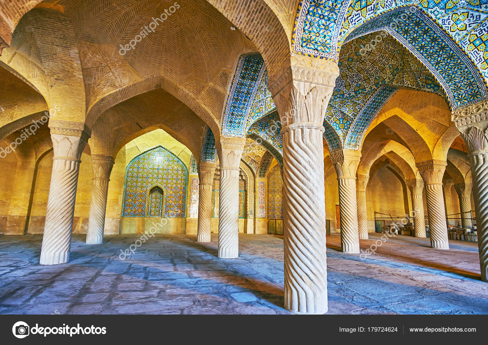  Salle de pri re  d t  de  la mosqu e Vakil Shiraz Iran 