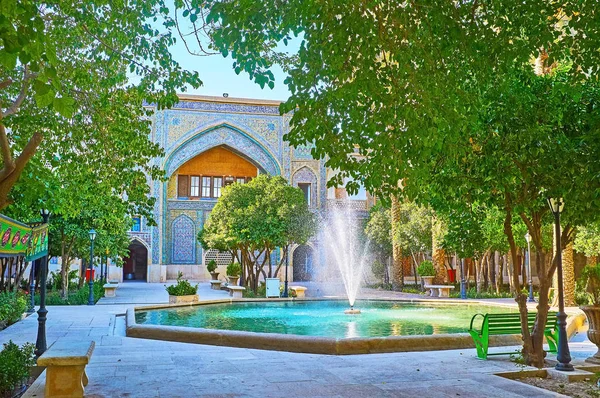 Friedlicher Garten in shiraz, iran — Stockfoto