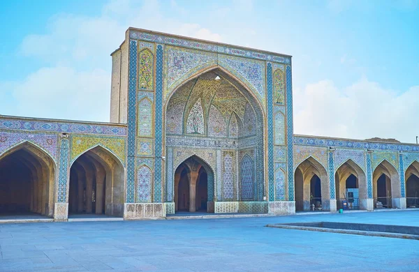 访问 Vakil 清真寺, 设拉子, 伊朗 — 图库照片