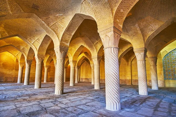 Vakil 모스크, 쉬 라 즈, 이란의 열 중 — 스톡 사진