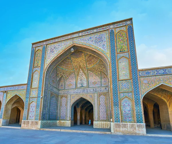 A fachada da mesquita Vakil, Shiraz, Irão — Fotografia de Stock