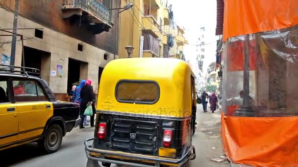 Αλεξάνδρεια Αίγυπτος Δεκεμβρίου 2017 Στενό Πολυσύχναστες Δρόμο Στις Φτωχογειτονιές Του — Αρχείο Βίντεο