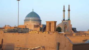 Kubbe ve Minare üzerinde Jameh Camii eski Yezd, Iran çatılar yükselişi.