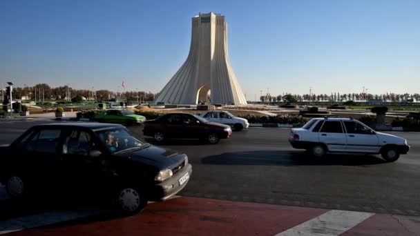 Tahran Iran Ekim 2017 Azadi Meydanı Beyaz Bir Görünüm Ile — Stok video