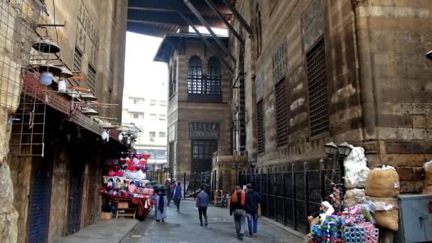 Kairo Egypten December 2017 Promenad Längs Muizz Street Genom Komplex — Stockvideo