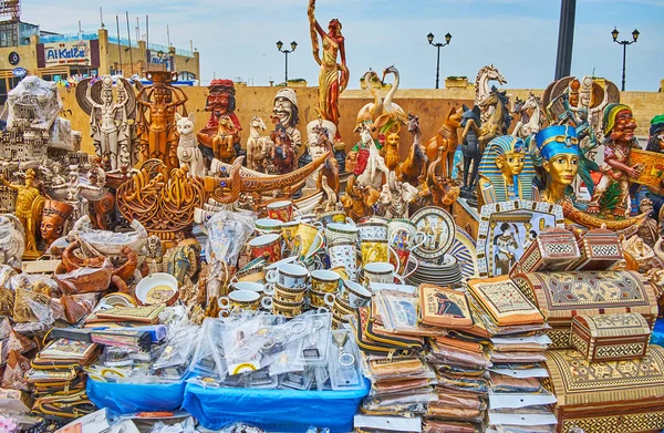 Сувениры в Александрии, Египет — стоковое фото