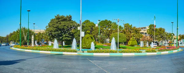 Grün auf dem enghelab-platz, isfahan, iran — Stockfoto