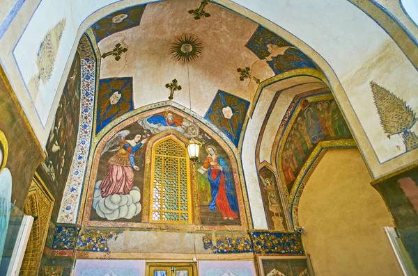 Los murales en la entrada de la catedral de Vank, Isfahán, Irán — Foto de Stock