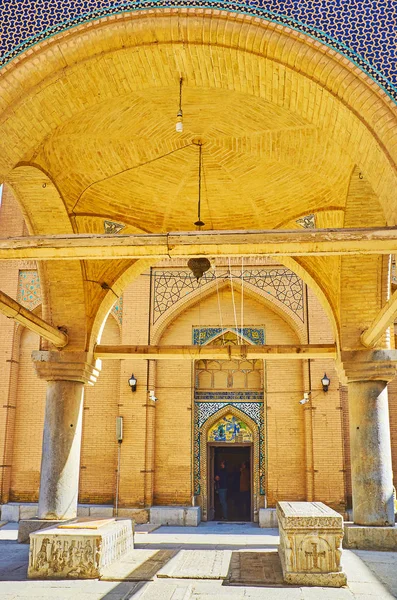 Павильон с саркофагами, Ванкский собор, Исфахан, Иран — стоковое фото