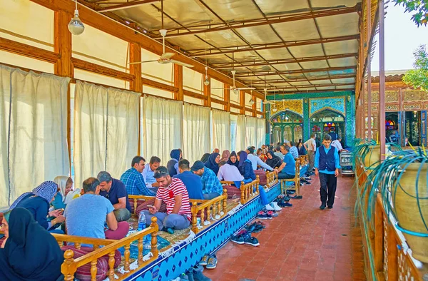 Restaurante popular en Isfahan, Irán — Foto de Stock
