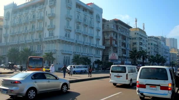 Alexandria Egypten December 2017 Trafiken Längs Corniche Avenue Med Utsikt — Stockvideo